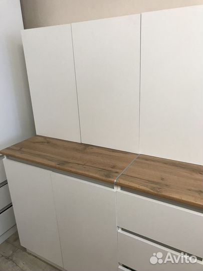 Кухня белая прямая