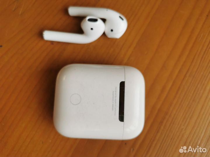 Беспроводные наушники apple airpods