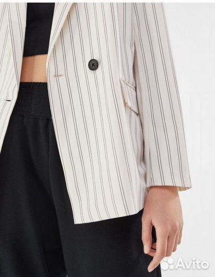 Пиджак женский Bershka