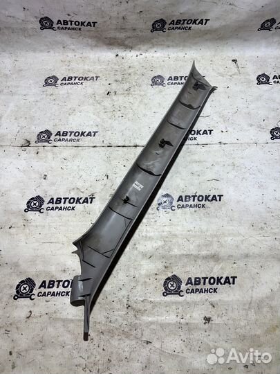 Обшивка передней правой стойки Nissan Primera P11