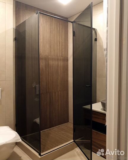 Душевая кабина 90х90 угловая из черного стекла