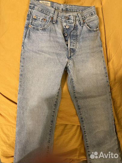 Джинсы levis и Guess