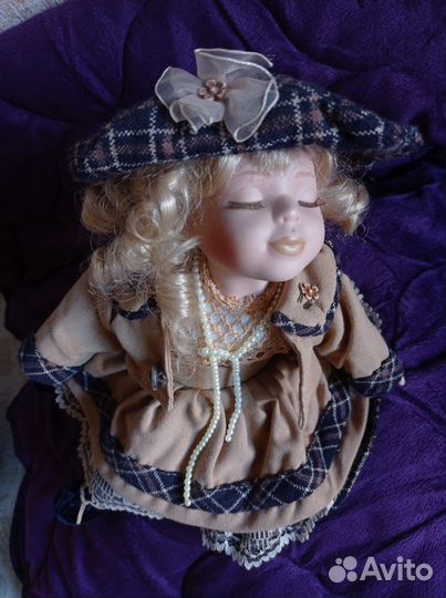 Куклы фарфоровые.Пара. Поцелуйчик