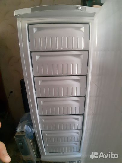 Морозильная камера indesit SFR 167