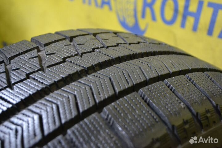 Bridgestone Blizzak VRX 215/50 R17