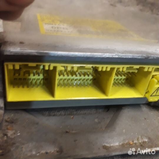 Блок управления безопасностью Мицубиси Лансер 9