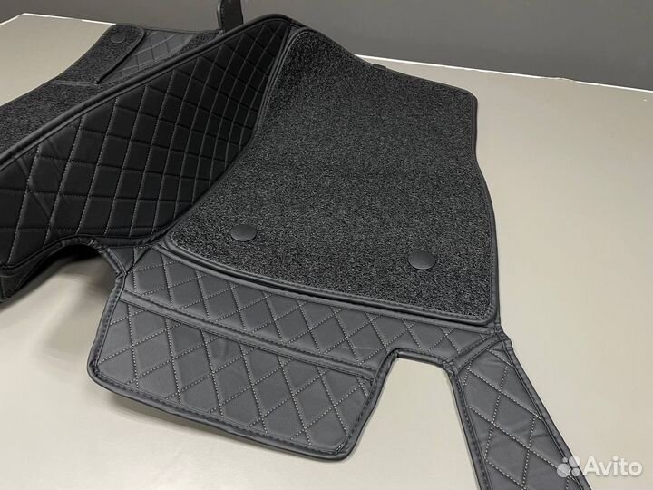 3D коврики из экокожи для Toyota Land Cruiser 200