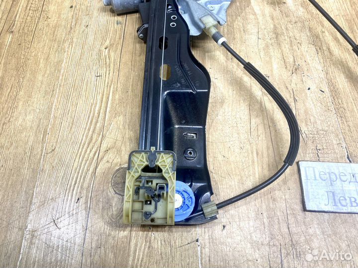 Стеклоподъемник передний левый Opel Astra J 09-16г