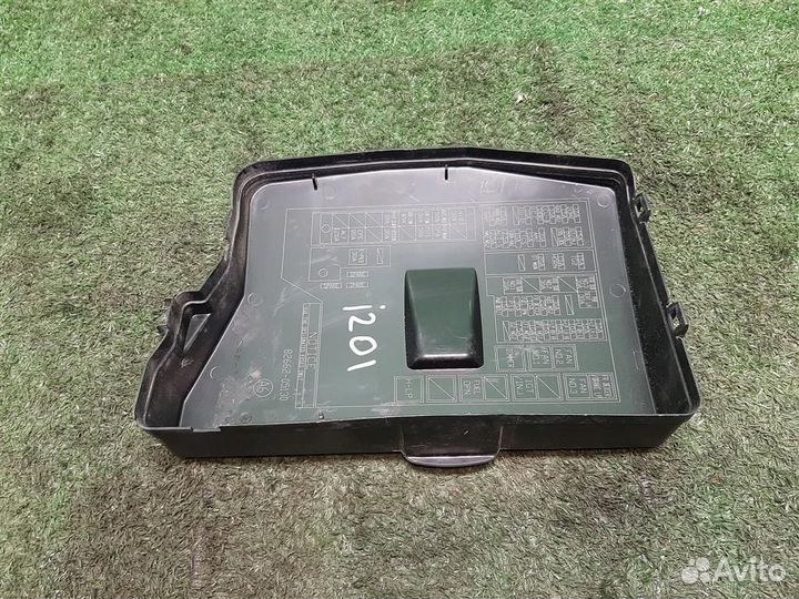 Крышка блока предохранителей Toyota Verso R2 2009