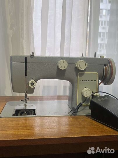 Швейная машинка чайка 142м
