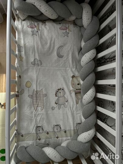 Мягкий бортик для детской кроватки