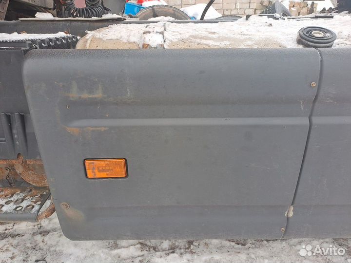 Спойлер на бак левая часть