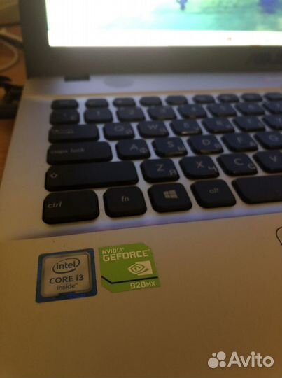 Ноутбук asus