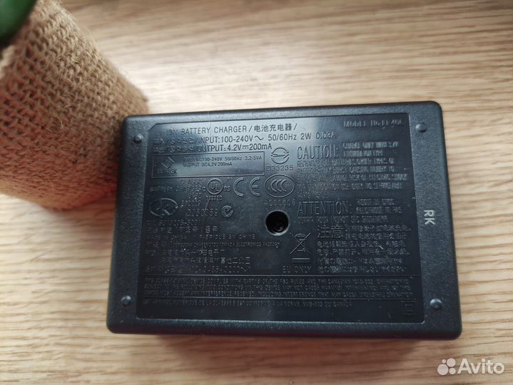Зарядное устройство olympus LI-40C