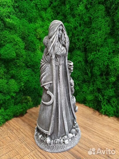 Статуэтка Славянской Богини Мары,чёрная с белым