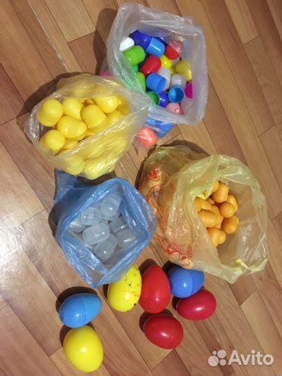 Капсулы,контейнеры,колбы,футляры,яйца от киндеров