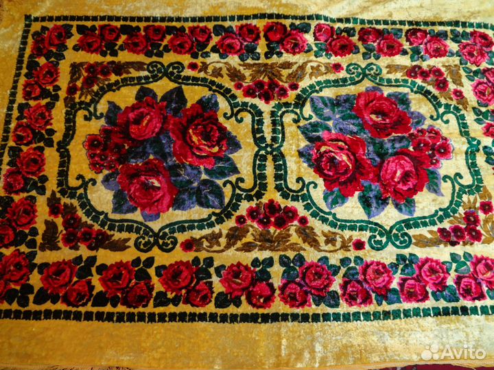 Скатерть плюшевая букет роз