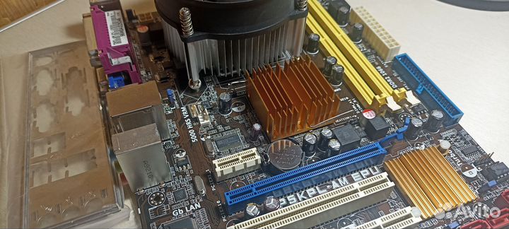 Комплект 775 Intel Pentium E5200, 2,5 ггц + кулер