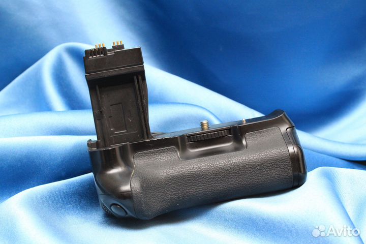 Батарейный блок для Canon 550D 600D 650D + 2 АКБ