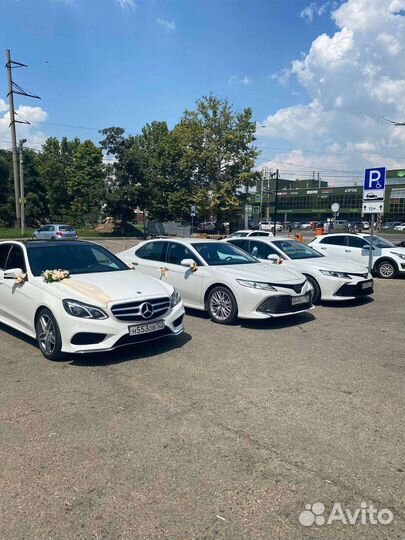 Украшение машины на свадьбу