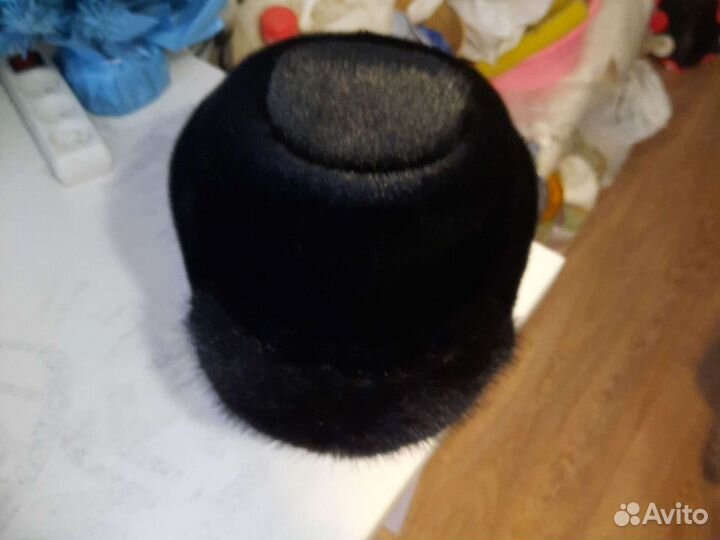 Меховая мужская зимняя шапка обманка