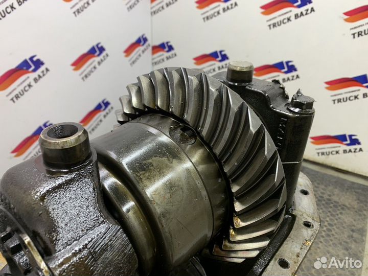 Редуктор среднего моста HD7