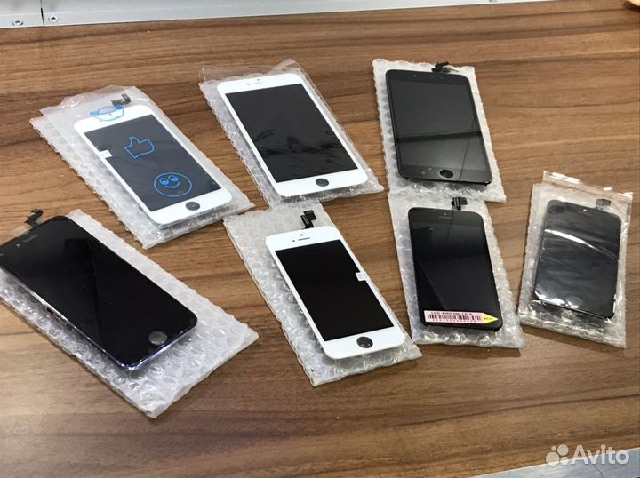 Экраны на iPhone в ассортименте