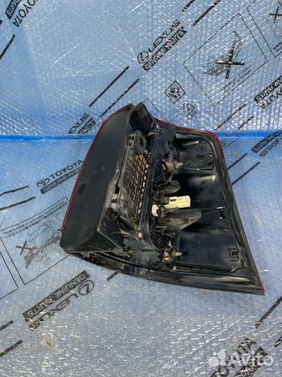 Фонарь задний левый Toyota Land Cruiser 200 2012