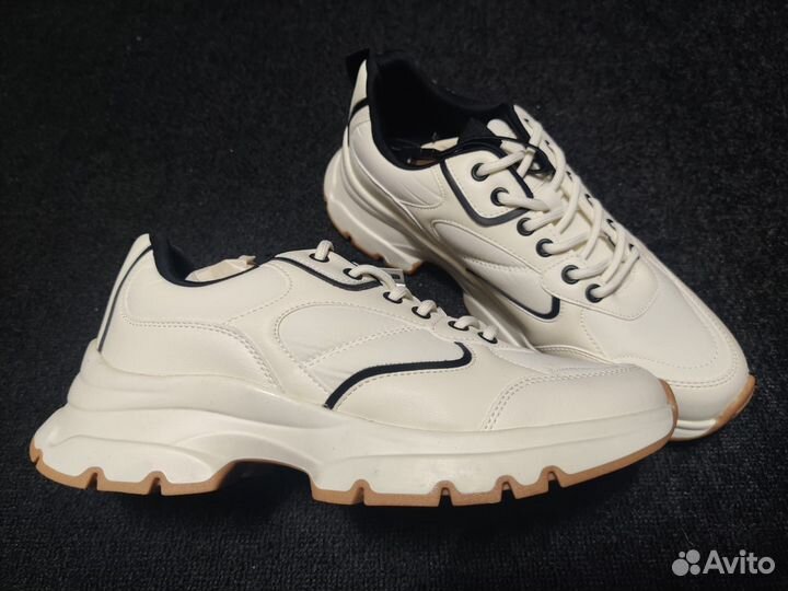 Кроссовки Zara