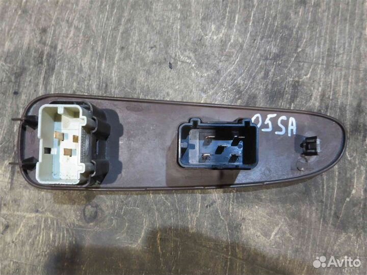 Кнопка стеклоподъемника переднего Lincoln Town Car