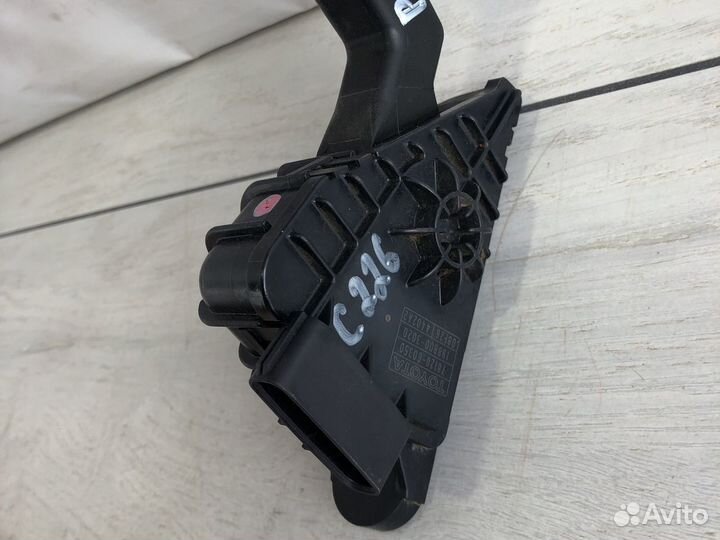 Toyota Prado Педаль газа