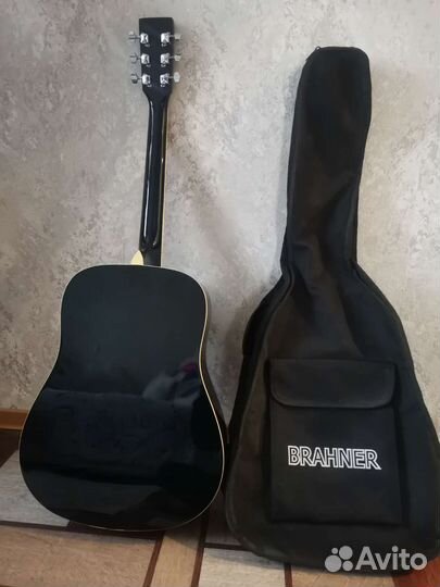 Акустическая гитара