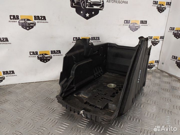 Кожух аккумулятора Volvo S80