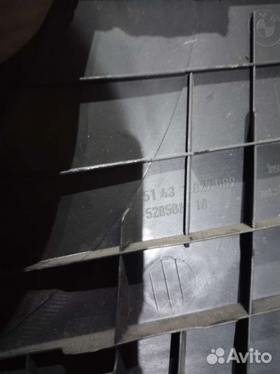 Обшивка стойки левая BMW E60, 5143027089