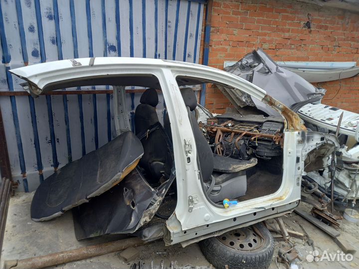 Кузов на Kia Rio 3 запчасти кузовной