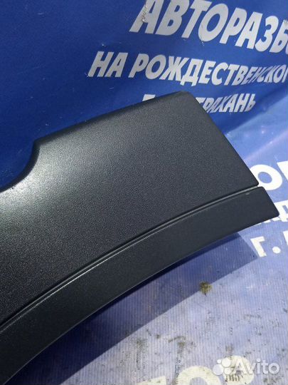 Накладка заднего правого крыла Chevrolet Niva