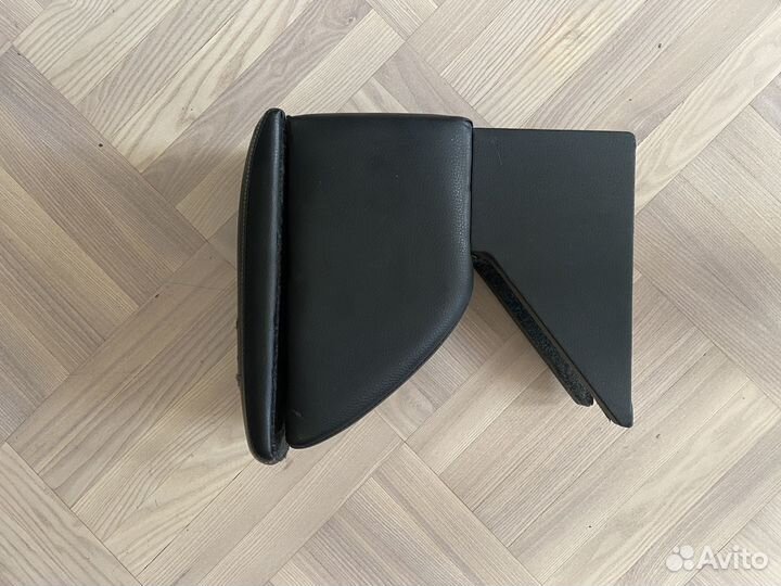 Подлокотник Ford Fusion