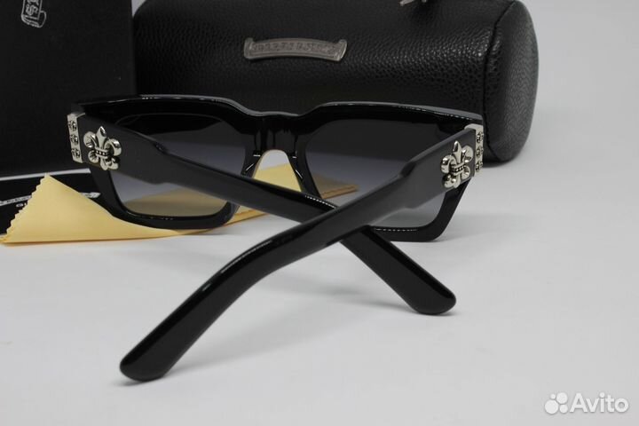 Coлнцезaщитные очки Сhrоmе Неаrts CH8217