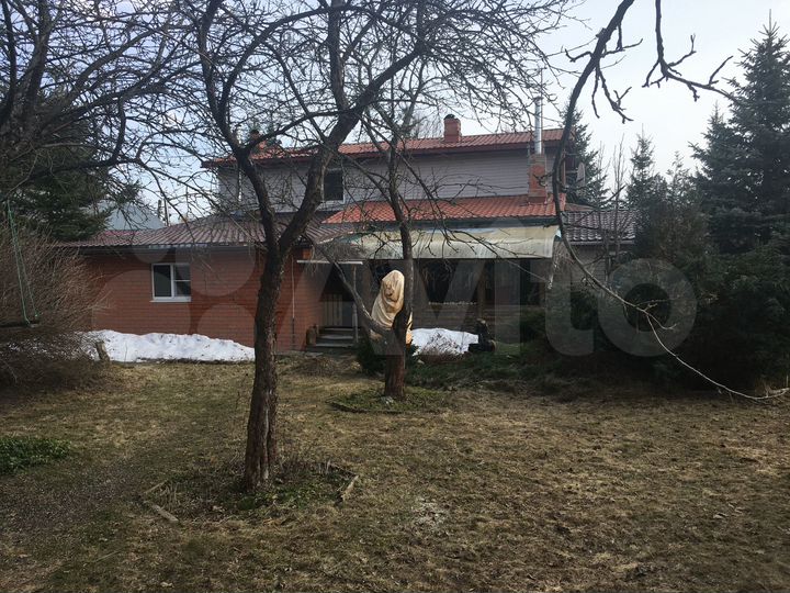 Дом 270 м² на участке 70 сот.