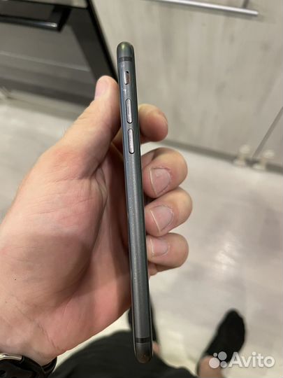 Телефон iPhone 8 64 gb