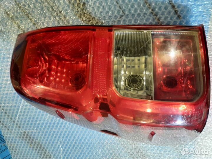 Фонарь задний на тойота Hilux 2017-2020