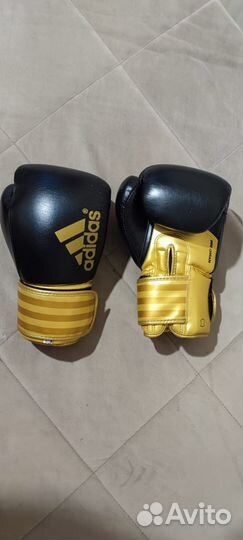 Боксерские перчатки