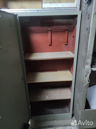 Шкаф металлический