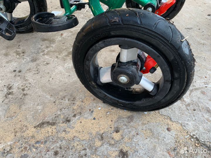 Детский велосипед с ручкой