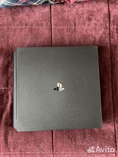 Игровая приставка PlayStation 4 Pro + FIFA19