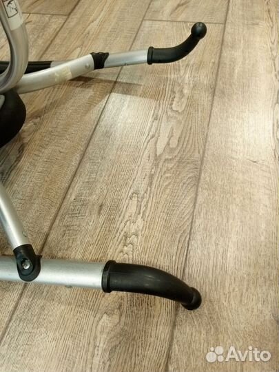 Шезлонг качалка детский