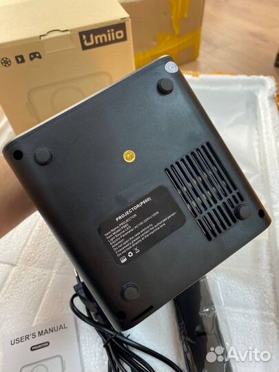 Проектор umiio