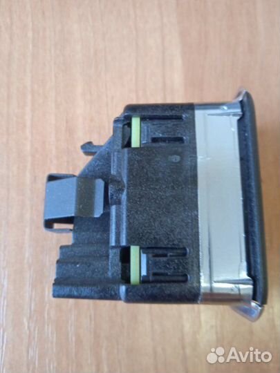 Кнопка открывание бокового стекла (форточки)