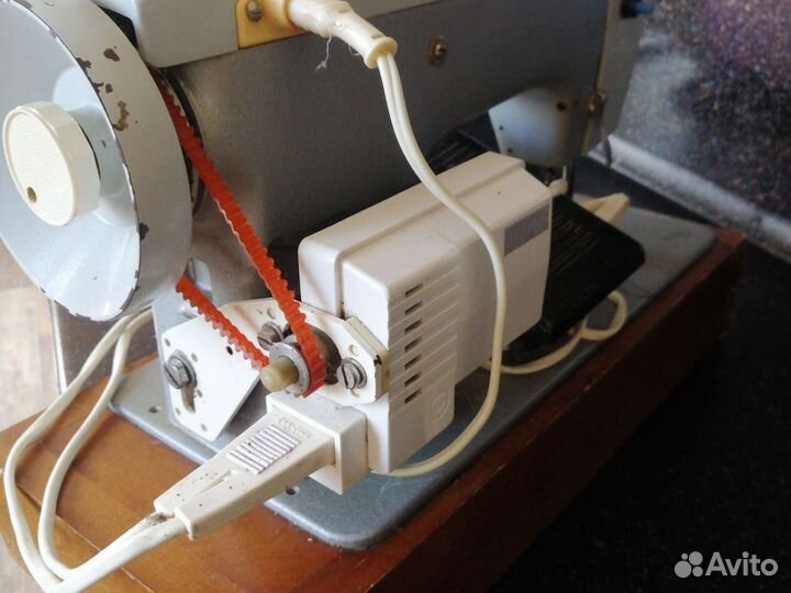 Швейная машина Подольск 142