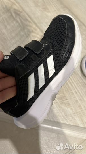 Кроссовки adidas 32